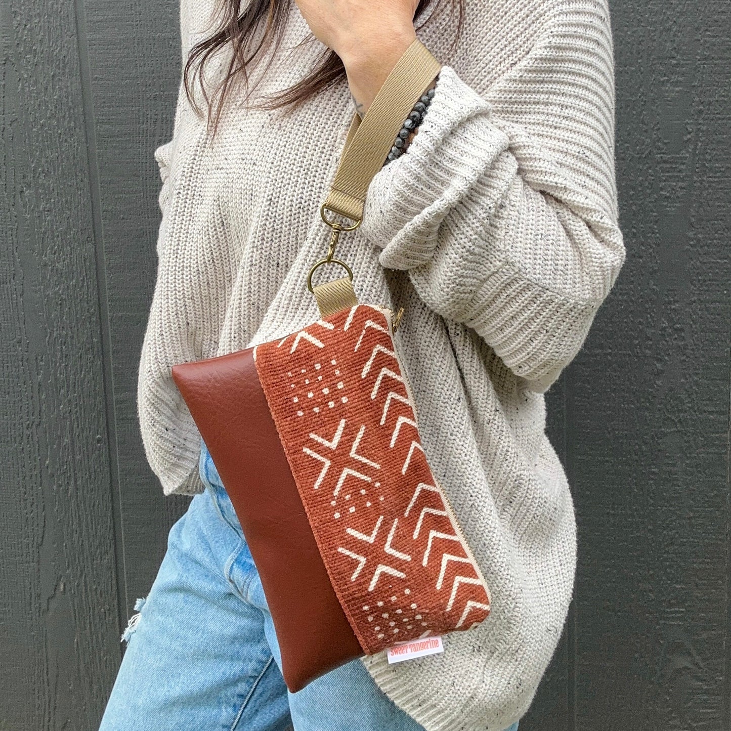 MUDCLOTH WRISTLET - Rust