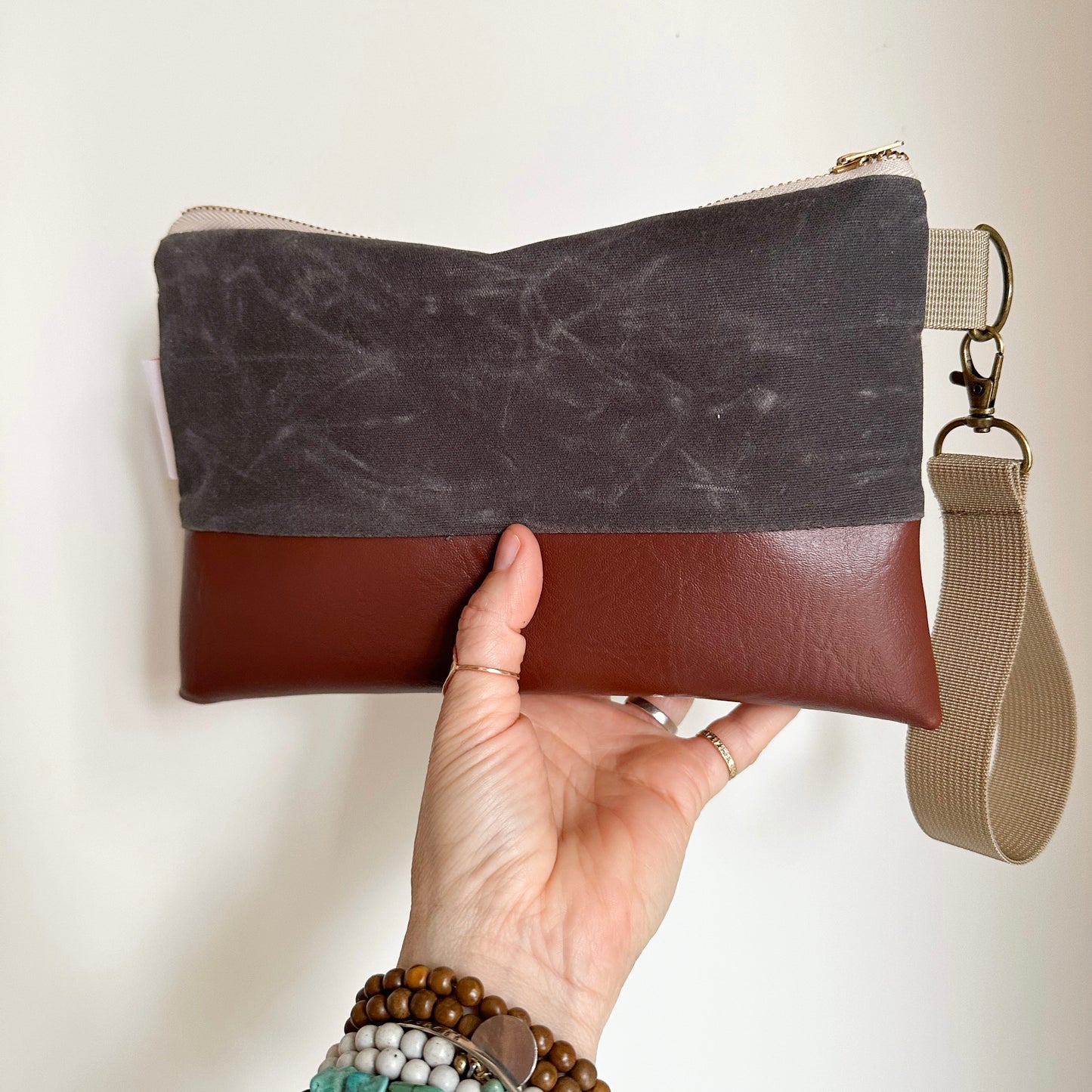 MUDCLOTH WRISTLET - Ochre