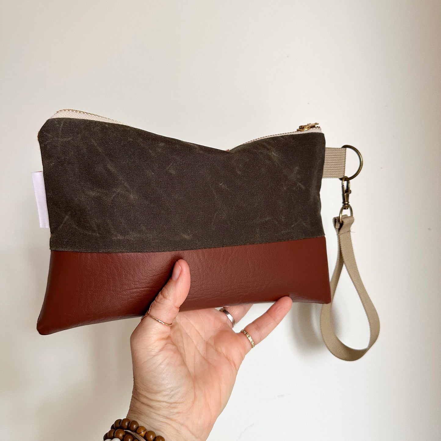 MUDCLOTH WRISTLET - Rust